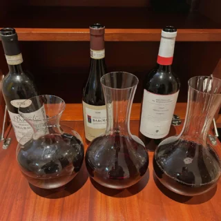 Pour illustrer le post de @goulvenlepolles magnifique série entre le Piémont et la toscane @stelladicampalto Corso 2019#burlottomonvigliero 2016 #bartolomascarello 2020 #wine #wineporn #bordeaux #bordeauxmaville