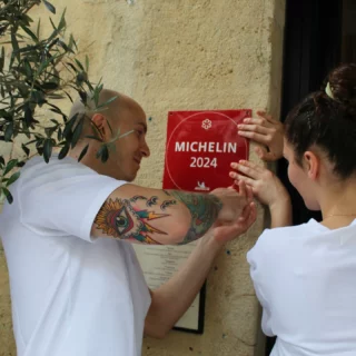 Merci @andrefaccio92 après 6 ans à nos cotés, Andrea s’envole pour de nouvelles aventures un peu plus au sud.
Nous recherchons à partir d’avril un second de cuisine ou chef de partie confirmé expérience étoilée serait un plus.
Grazie per tutto
@tentazioni_restaurant  #offredemploi  #bordeaux #bordeauxmaville #food