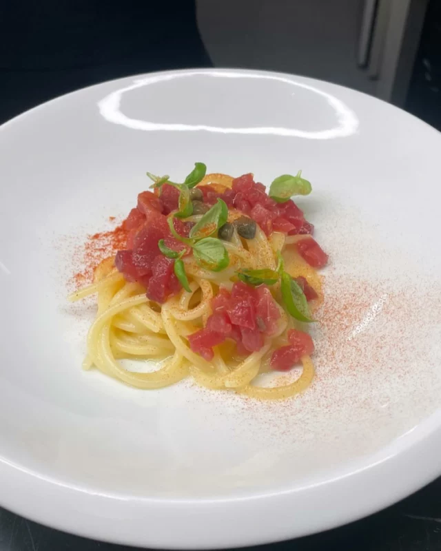 La nouvelle pasta 
Spaghetti artisanale Martelli, jus de tomates distillées et thon rouge ikejimé
#food #spaghetti #ruedupalaisgallien
#bordeauxmaville #bordeauxfood #bordeauxwines